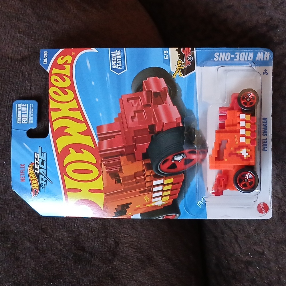 Mattel Hot Wheels HW Ride-Ons Pixel Shaker Ages 3+